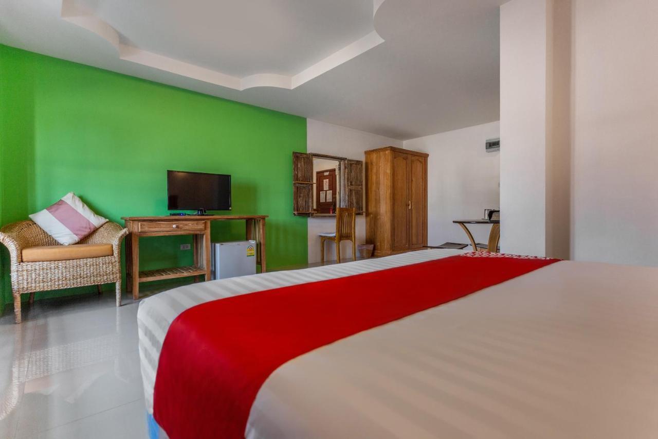 Yellow Tique Hotel ラムパーン エクステリア 写真