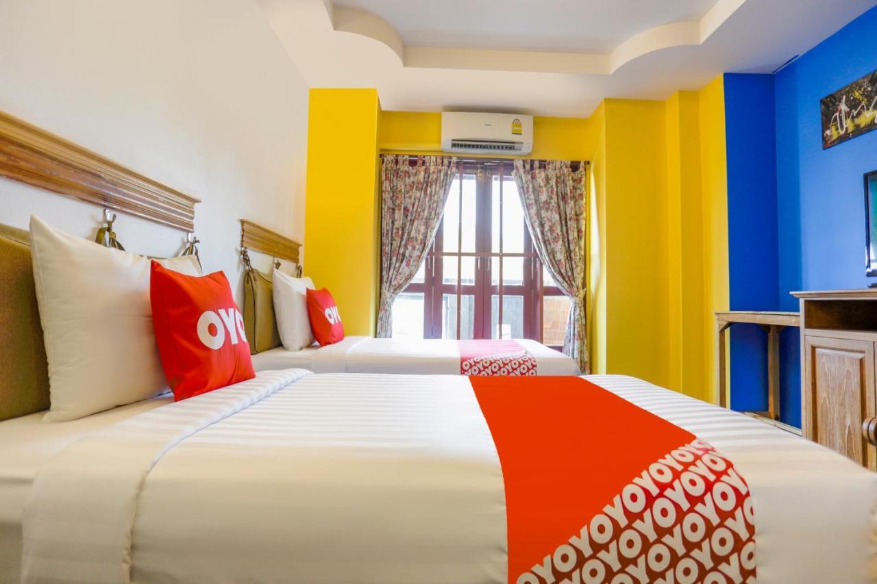 Yellow Tique Hotel ラムパーン エクステリア 写真