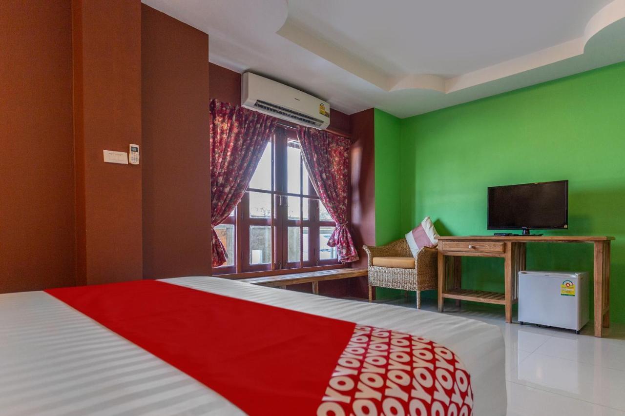 Yellow Tique Hotel ラムパーン エクステリア 写真