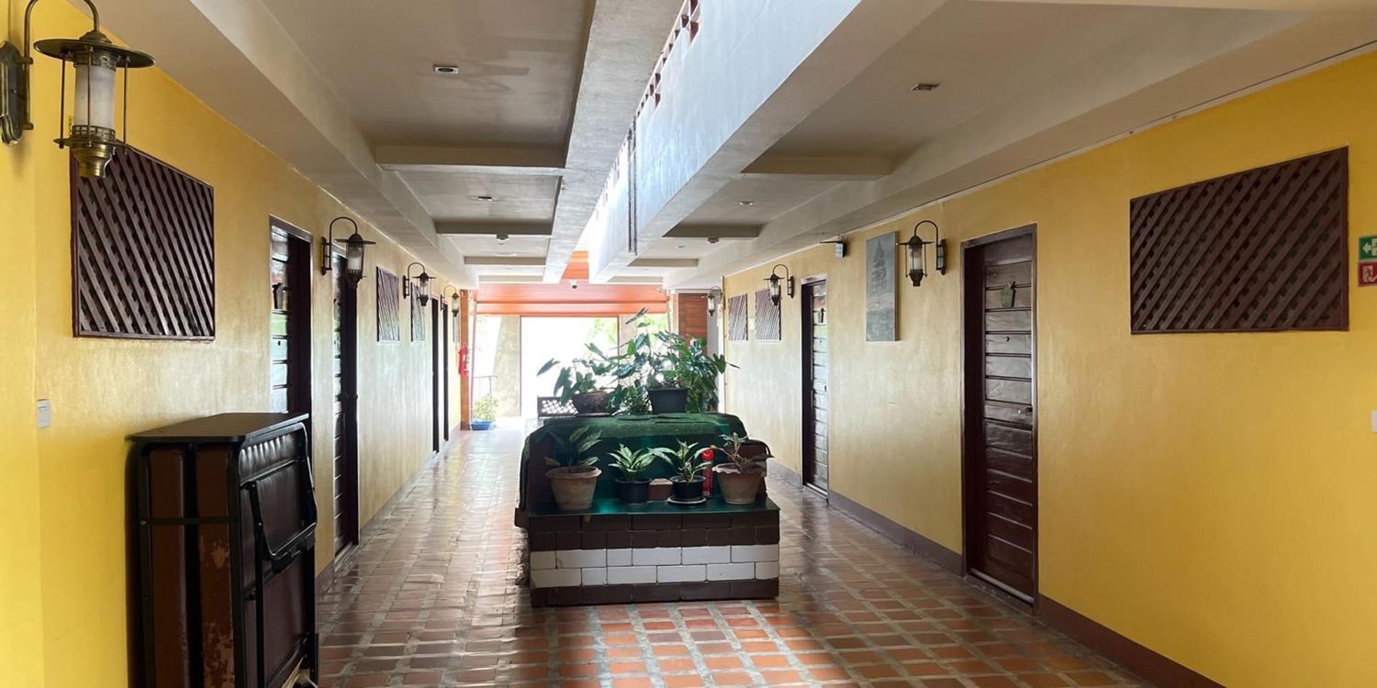 Yellow Tique Hotel ラムパーン エクステリア 写真