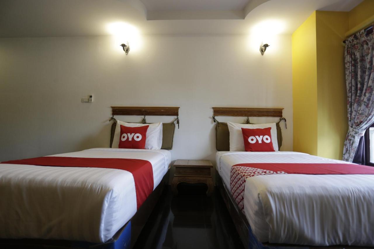 Yellow Tique Hotel ラムパーン エクステリア 写真