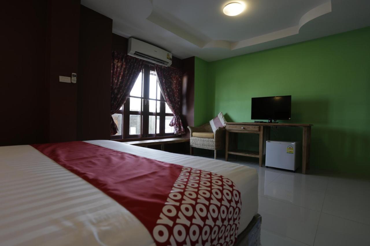 Yellow Tique Hotel ラムパーン エクステリア 写真